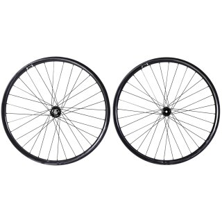 SON 28 12 Dynamo & DT Swiss 240 Singlespeed + Duke Baccara RX 27 SLR2 Carbon Laufradsatz 28" Pinion Gravel Cross Tour